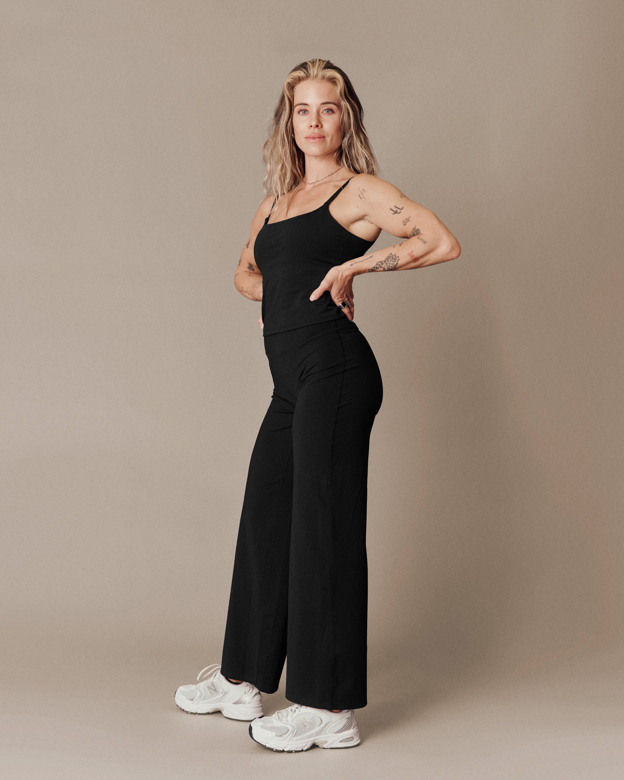 SculptFlex Straight Leg-  V-Shape Pants- Black