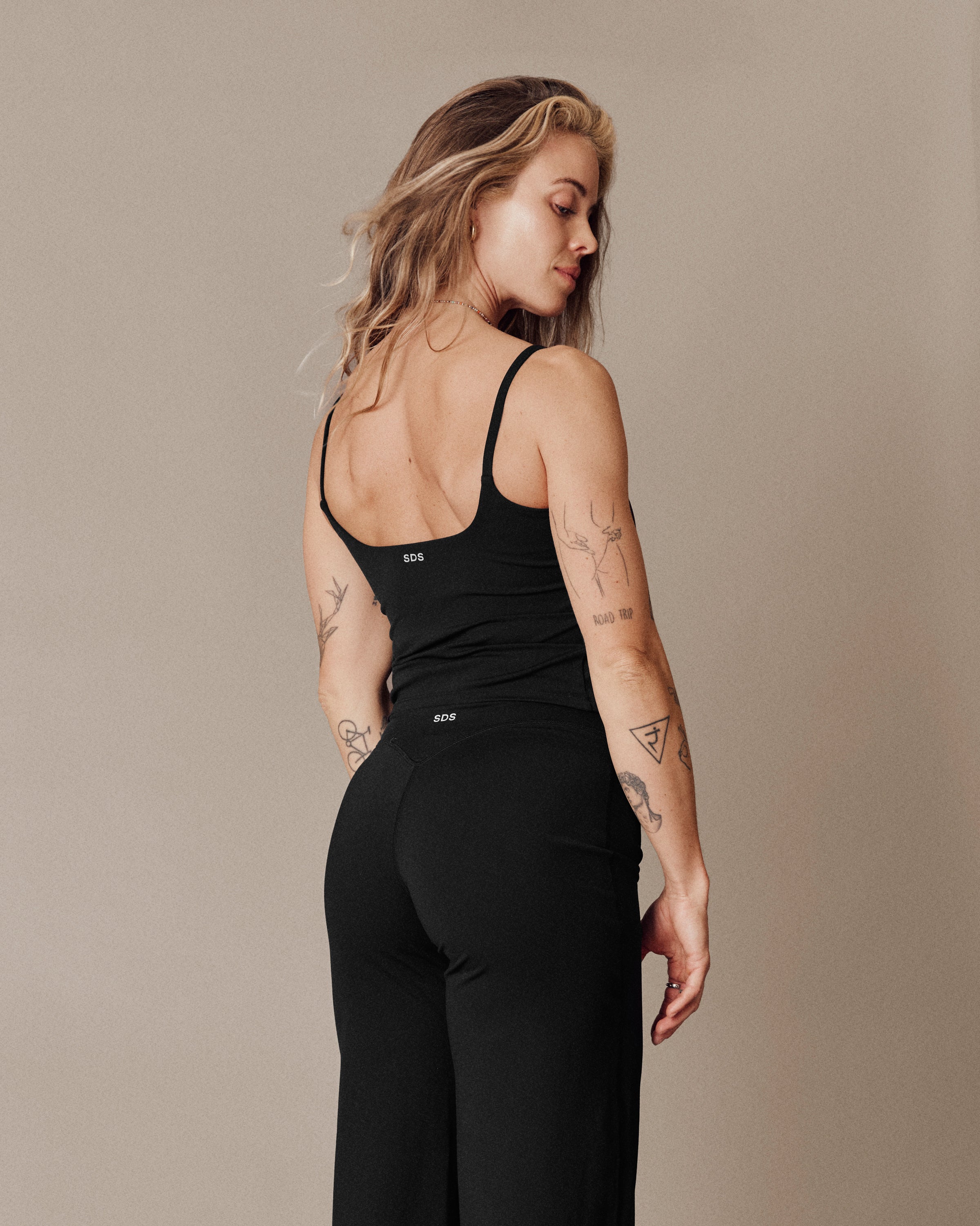SculptFlex Straight Leg-  V-Shape Pants- Black